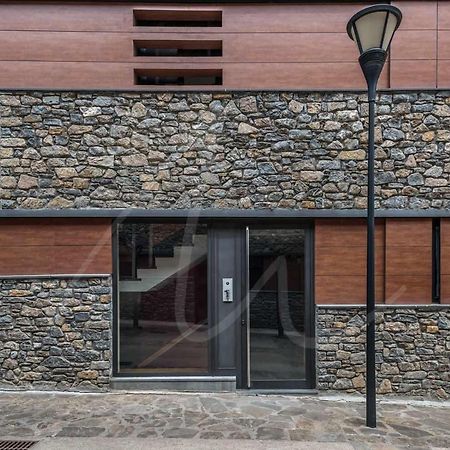 Aneu By Seamount Rentals Valencia D'Aneu Exterior photo